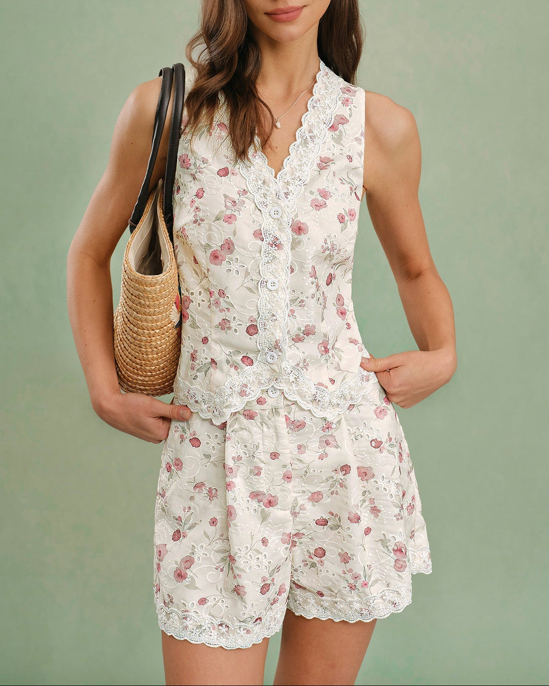 Floral Embroidery Lace Shorts